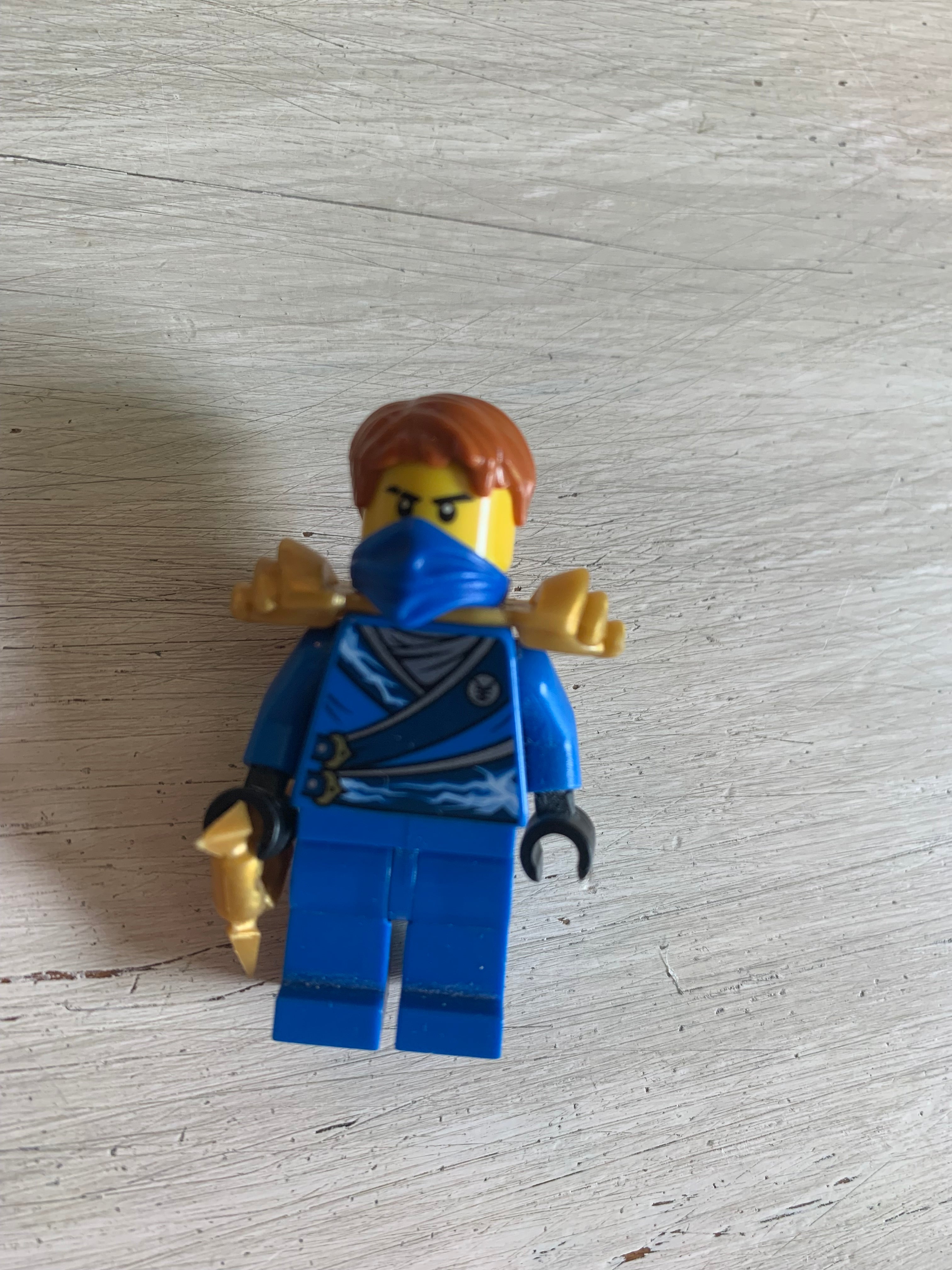 LEGO Minifigure Rebooted Jay (gold armor)